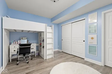 9204 Brookstone Place Zionsville IN 46077