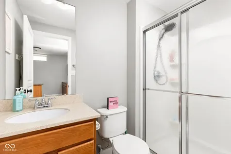 9204 Brookstone Place Zionsville IN 46077