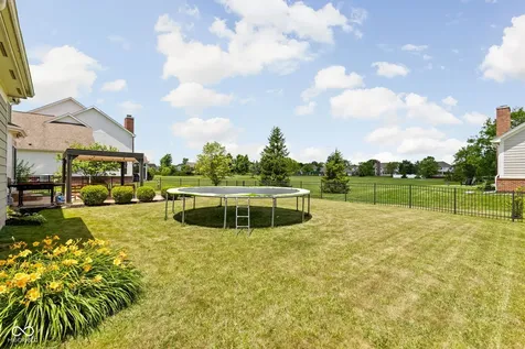 9204 Brookstone Place Zionsville IN 46077