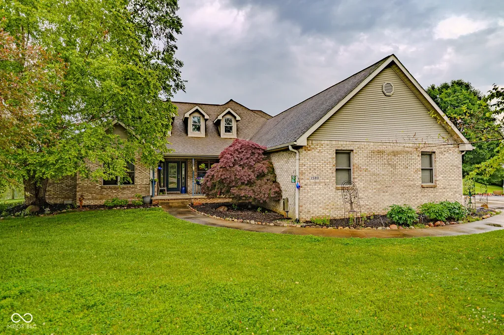 1580 E Garnett Drive Frankfort IN 46041