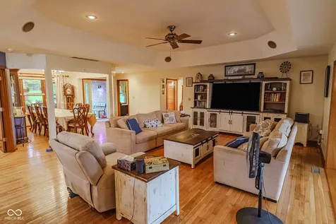 1580 E Garnett Drive Frankfort IN 46041