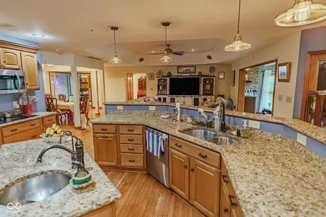 1580 E Garnett Drive Frankfort IN 46041