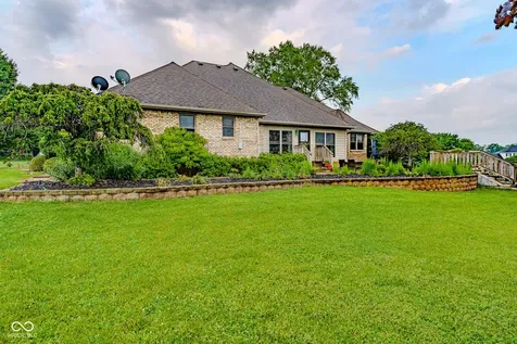 1580 E Garnett Drive Frankfort IN 46041