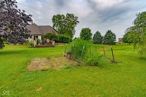 1580 E Garnett Drive Frankfort IN 46041