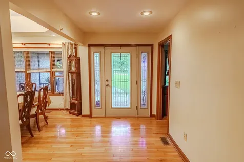 1580 E Garnett Drive Frankfort IN 46041