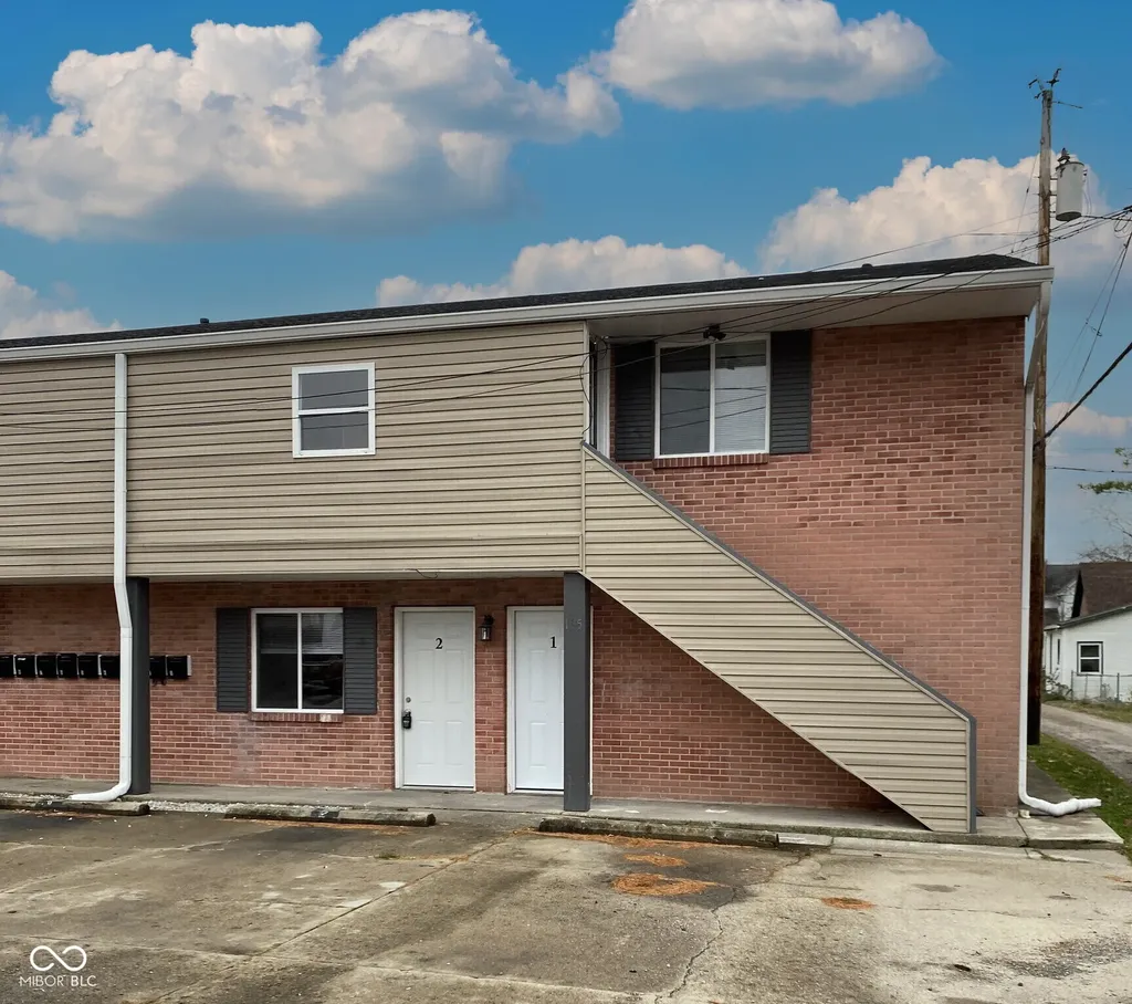 135 W Hendricks Street Shelbyville IN 46176