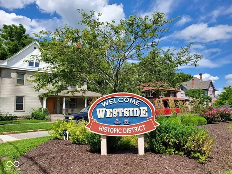 135 W Hendricks Street Shelbyville IN 46176