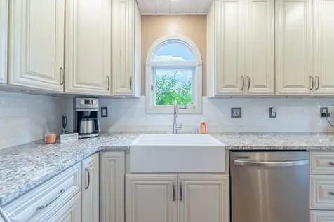 5015 Maple Grove Road Martinsville IN 46151