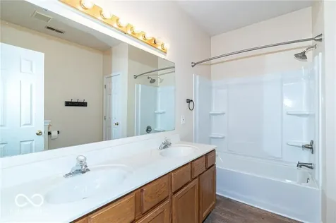10272 Lakeland Drive Fishers IN 46037