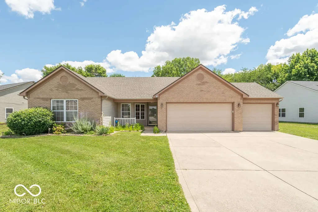 911 Port Drive Avon IN 46123