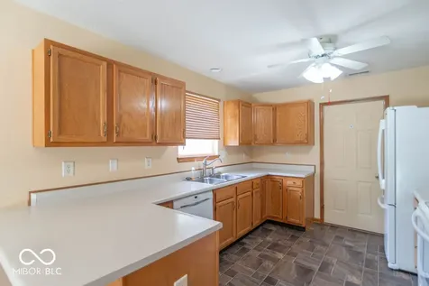 911 Port Drive Avon IN 46123