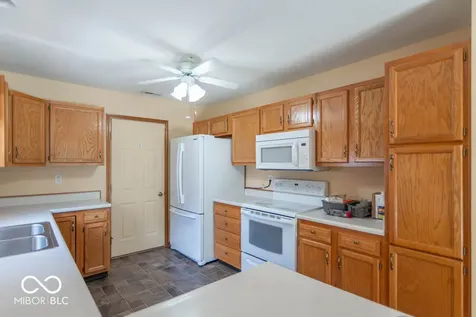 911 Port Drive Avon IN 46123