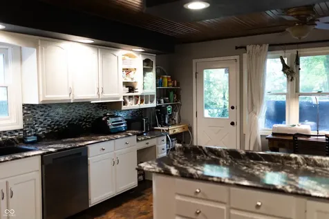1914 S Hunters Ridge Lane Greenwood IN 46143
