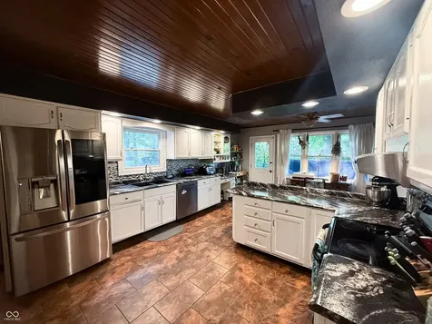 1914 S Hunters Ridge Lane Greenwood IN 46143