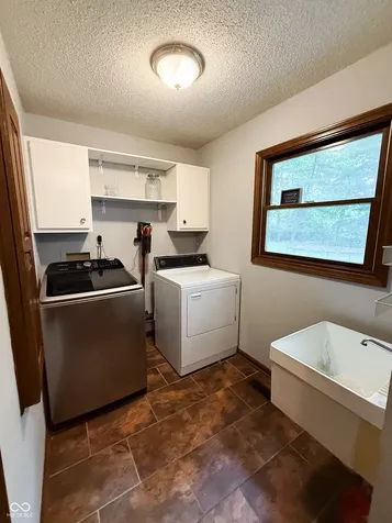 1914 S Hunters Ridge Lane Greenwood IN 46143