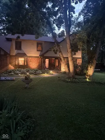 1914 S Hunters Ridge Lane Greenwood IN 46143