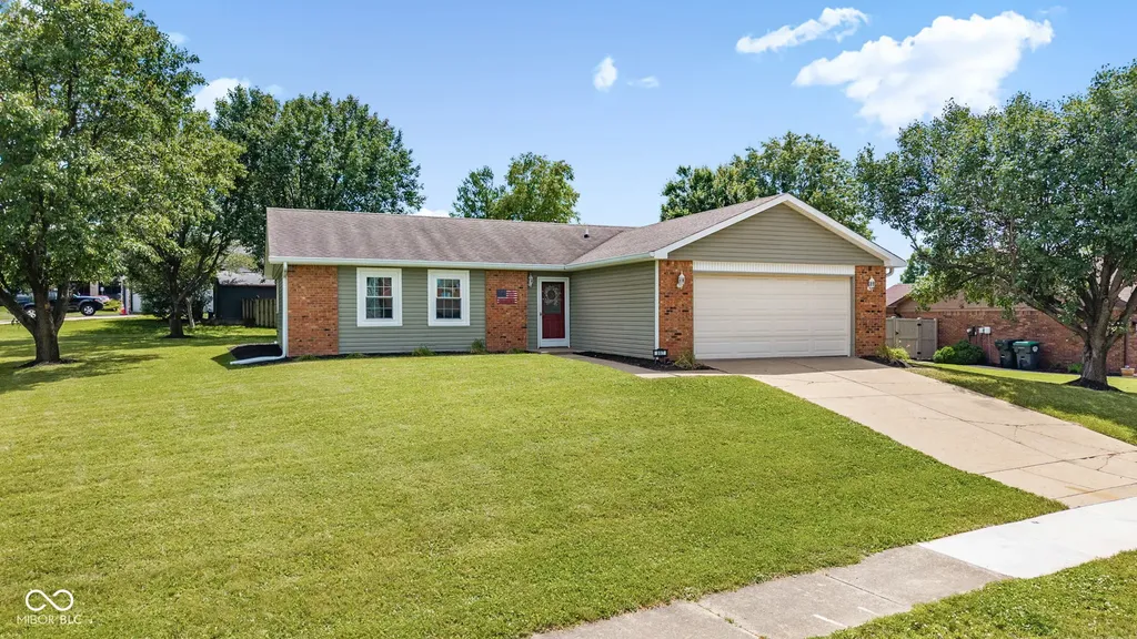 997 Golden Pond Court Greenwood IN 46143