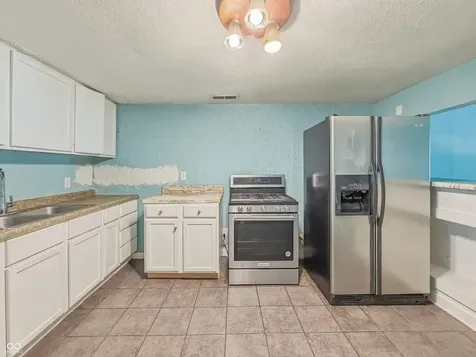 4607 Melrose Avenue Indianapolis IN 46241