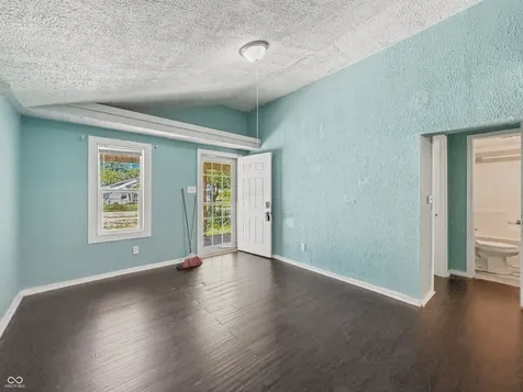 4607 Melrose Avenue Indianapolis IN 46241