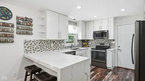 7608 W Mockingbird Court Fairland IN 46126