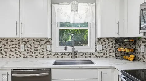 7608 W Mockingbird Court Fairland IN 46126