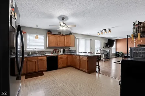 9625 Treyburn Lakes Drive Indianapolis IN 46239