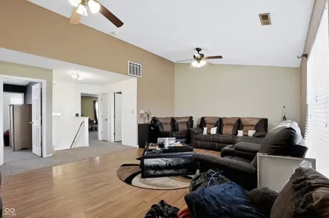 9625 Treyburn Lakes Drive Indianapolis IN 46239