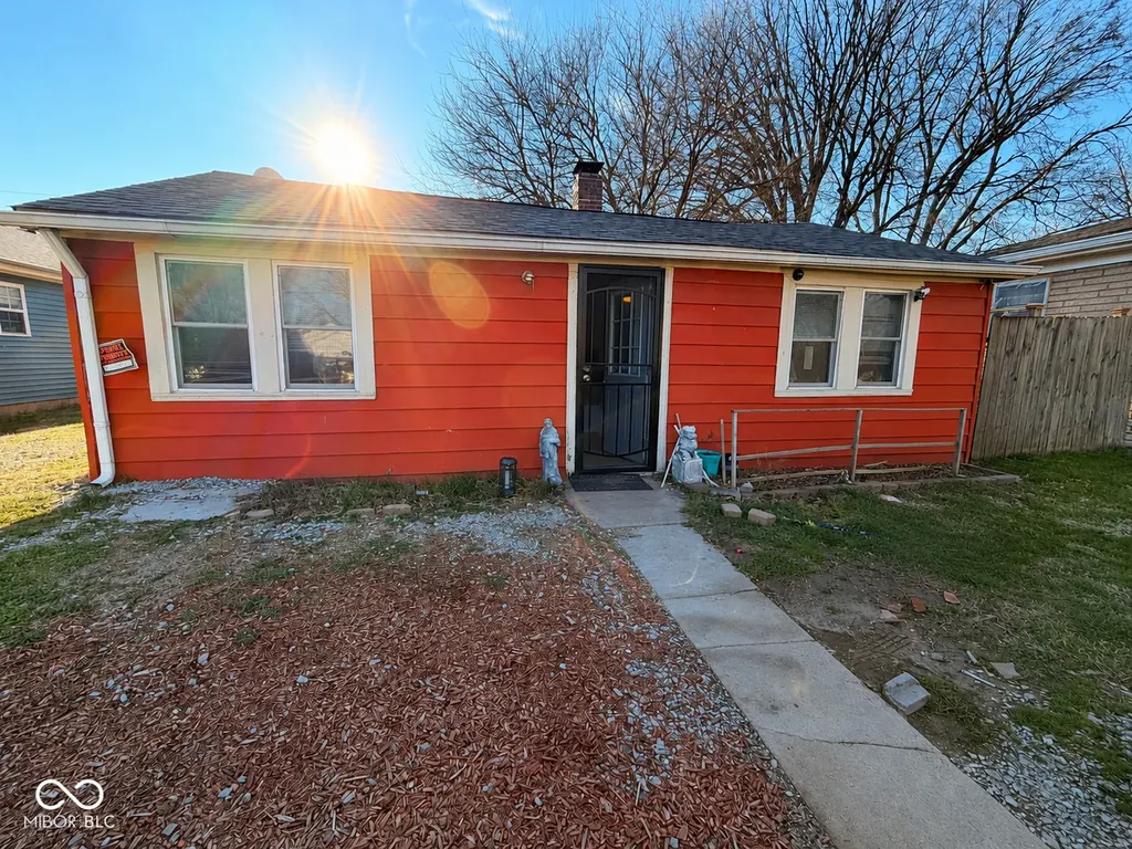 2754 S Lyons Indianapolis IN 46241