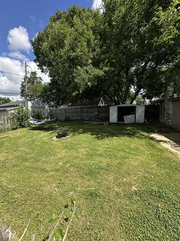 2754 S Lyons Indianapolis IN 46241