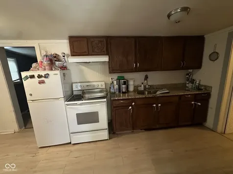 2754 S Lyons Indianapolis IN 46241