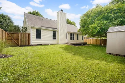 5902 Kennesaw Trail Columbus IN 47203