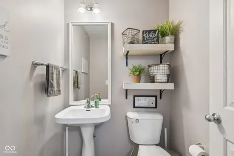 11799 Kittery Fishers IN 46037