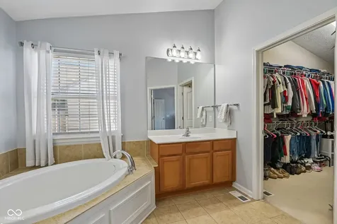 11799 Kittery Fishers IN 46037