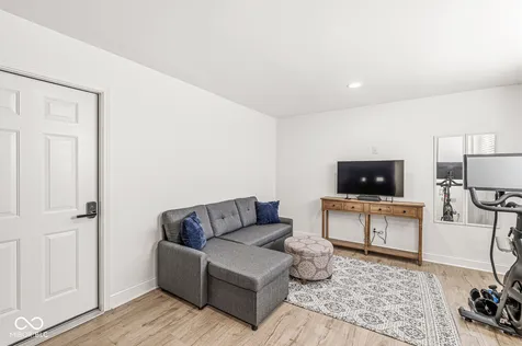 6664 Cornell Avenue Indianapolis IN 46220