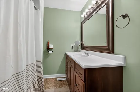 39 Lincoln Coatesville IN 46121