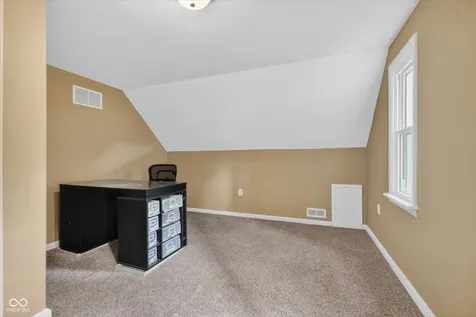 39 Lincoln Coatesville IN 46121