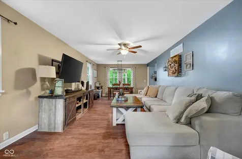39 Lincoln Coatesville IN 46121