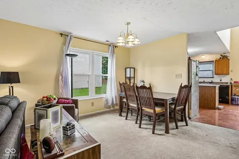 7807 Fox Glen Indianapolis IN 46239