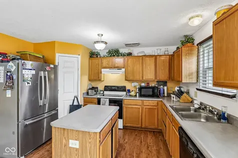 7807 Fox Glen Indianapolis IN 46239