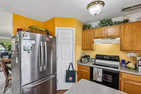 7807 Fox Glen Indianapolis IN 46239