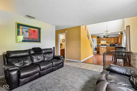 7807 Fox Glen Indianapolis IN 46239