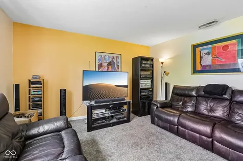 7807 Fox Glen Indianapolis IN 46239