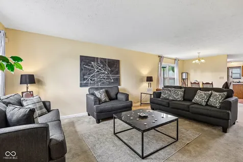 7807 Fox Glen Indianapolis IN 46239