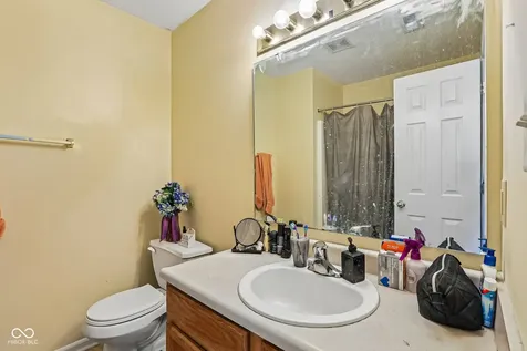7807 Fox Glen Indianapolis IN 46239