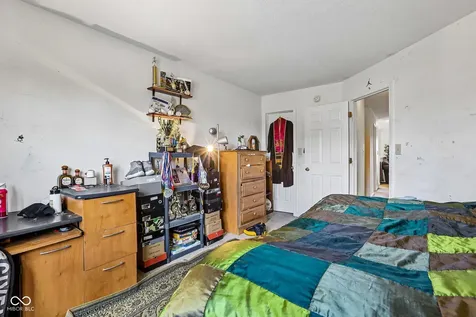 7807 Fox Glen Indianapolis IN 46239