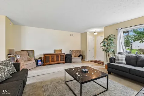 7807 Fox Glen Indianapolis IN 46239