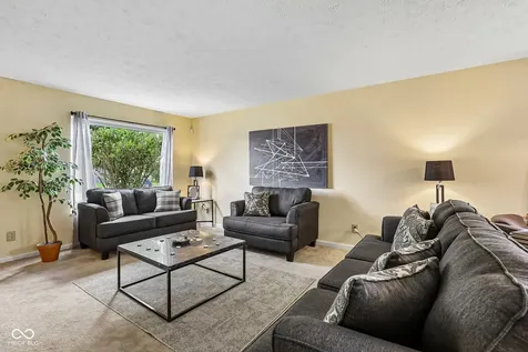 7807 Fox Glen Indianapolis IN 46239