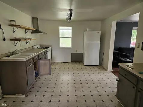 10731 Newport Road Bowling Green IN 47833
