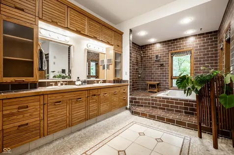 8161 Beech Knoll Indianapolis IN 46256