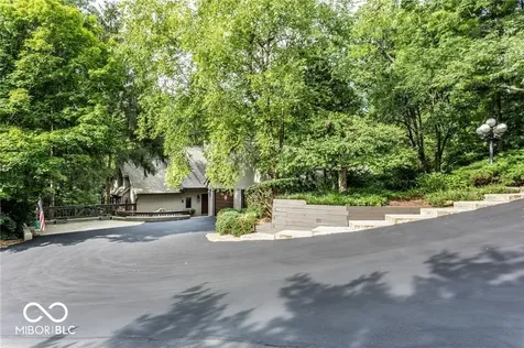 8161 Beech Knoll Indianapolis IN 46256
